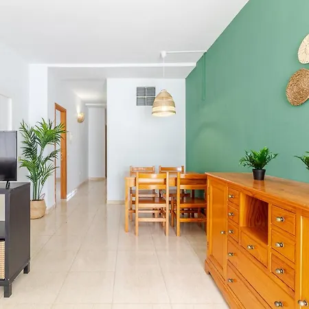 Guelfo Fuerteventura Airport *