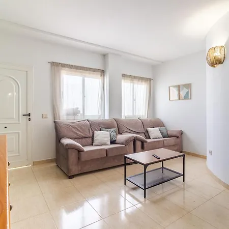 Апартаменты Guelfo Fuerteventura Airport *