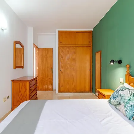 Guelfo Fuerteventura Airport *